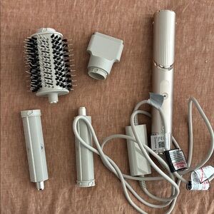 Shark Flexstyle with four attachments - fully functional